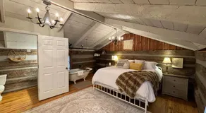 The Hilltop Cabin - Image 2