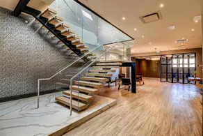 Dream Suites Near YYZ Airport - Image 2