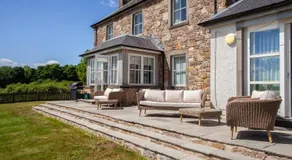 Stunning 4 Bedroom Farmhouse - Image 5