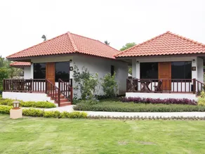 Sailom Resort Bangsaphan - Image 4