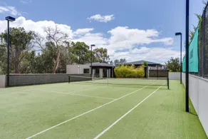 Kalina Retreat: resort style tennis & pool - Image 4