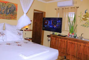 Bush Adventure Guest House - Image 2