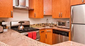 Luxury 2 Bedroom 2 Bath Townhouse in Manhattan - Image 5