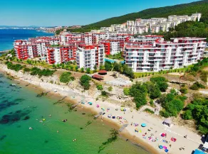 Seaside Apartment - Image 4