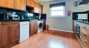 Hilton Wynd Apartment - Image 2