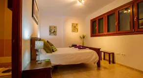 Modern Garden Apartment - WAT01 - Image 3