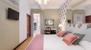 Hotel Castille - Image 2