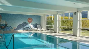Large 3 bed apartment with mountain views, pool and gym - Image 3