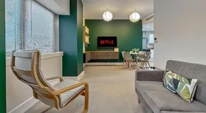 PRIME CITY CENTRE MK STAY, Stylish Spacious Apartment, AIR CONDITIONG, Two bathrooms, FREE GATED ALLOCATED PARKING & Lift access - Image 2