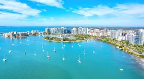 Beachtown Remote Worker Friendly-High Speed WiFi-Pets Welcome-Lido Beach-Opera-Symphony-Walk or Bike to Restaurants-10 Acre Park with Pickleball, Tennis, Basketball - Image 5