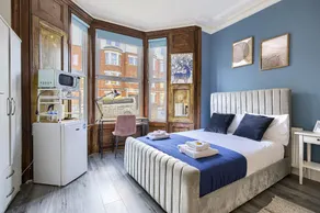 Hackney Central Deluxe Apartment - Image 2