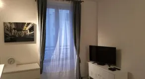 Comfy Parisian studio! - Image 2