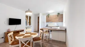 Ghome and Home Lake view Apartment - Image 3