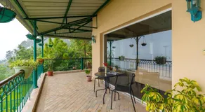 StayVista's Ludlow House - 4BHK with Mountain View & Bathtub - Image 4