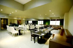 The Grand Radiant Hotel - Image 5