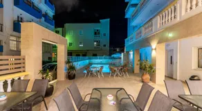 Irini Apartments - Image 2