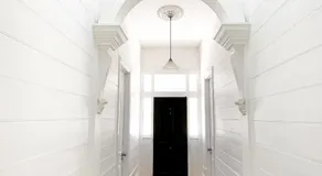 Castlebar - Superior Boutique Accomodation - Steps to Pakington Street - Image 5