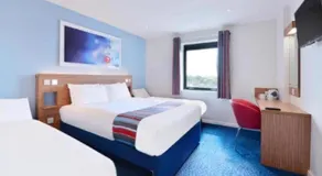 Travelodge Kinross M90 - Image 5