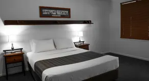 The Moonie Crossroads Hotel - Image 2