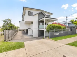 Close to Airport, Cafes, Train & Boondall Wetlands - Image 4