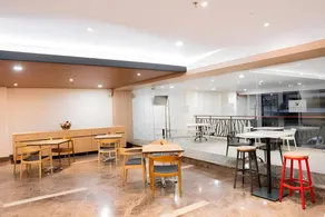 Life Hotel Soekarno Hatta Makassar - Image 4