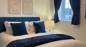 Deluxe fully Kitted 2 King Room Apt with Sofa Bed - Image 2