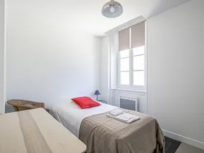 Large comfortable apartment in Bayeux, 9km from the beach - Image 3