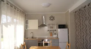 Appartement avec barbecue et jardin | Vue plage | Parfait pour le travail à distance - Image 2