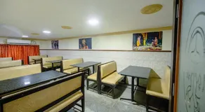 Hotel Durga International - Image 5