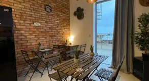 Sliema Cozy Townhouse with Rooftop View, Prime Spot - Image 3