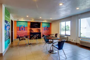 Motel 6 Columbia, MO - East - Image 2
