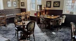 Queens Head - Image 3