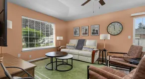 Solar Half-Plex with Chic Style in Country Glen - Image 3
