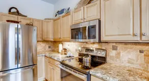 Premiere 2Br Townhome - Shuttle to Slopes, Kids Ski Free! condo - Image 3