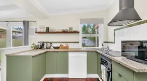 Bassett Cottage in Gawler South with 3 bedrooms and close to city train, shops and tavern - Image 5