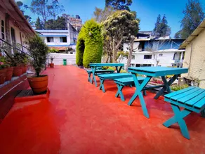 7 ROADS RESORT 50mts to lake - Image 4