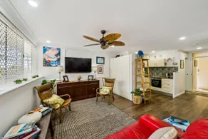 Beachfront Burleigh Getaway - Image 2