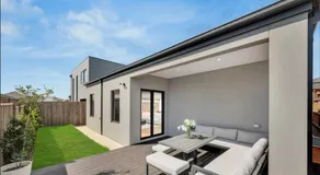 Luxury 4BR Family Home - Sleeps 8 - Free Parking - by Saga Living - Image 4