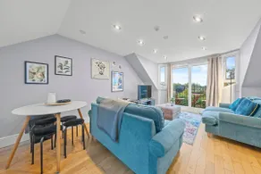 Charming Village Escape 3-Bed near Loch Lomond - Image 2