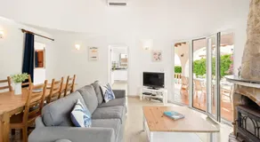 Casa Kintore A beautiful family friendly villa situated in the heart of S’Algar - Image 2