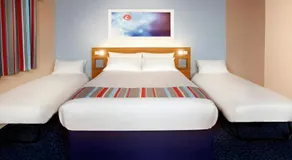 Travelodge Bromborough - Image 5