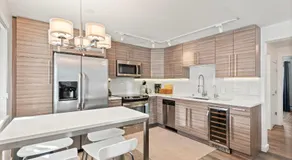 Silverglo 301, Top-Floor Condo - Fireplace AC Pool Walk to Aspen Mountain - Image 3