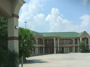 SCOTTISH INN & SUITES HUMBLE - Image 3