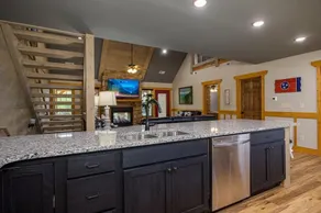 Tri Star Lodge - Image 4