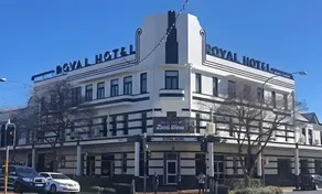 Royal Hotel Orange - Image 5