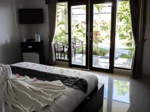 Kelapa Lovina Beach Villa - Image 2