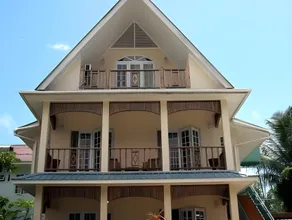 Captain's Villa - Image 2