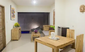 Uma De Villa - Image 3