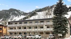 Modern Aspen Condo Private Deck with Koch Park Views - 2E - Image 3