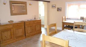 Quiet Woman House - Image 5
